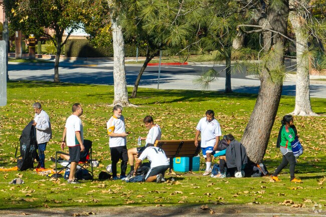 At Granada Park you can see people play different sports.