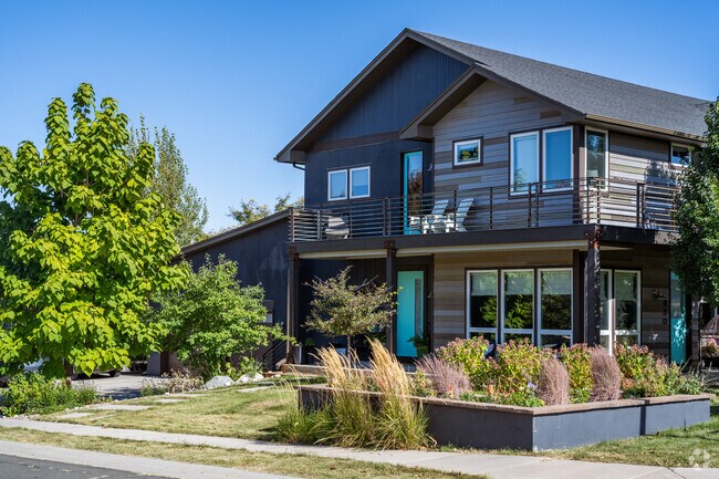 Country Estates homes embody Broomfield elegance and spacious designs.