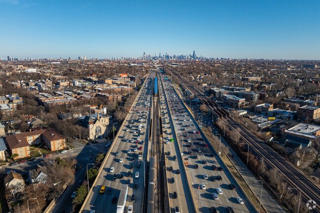 Schorsch Village is minutes away from I-90 which connects the neighborhood to downtown Chicago.