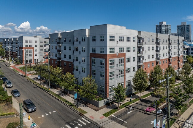 Harbor Landing, Stamford, CT 06902 - photo 2