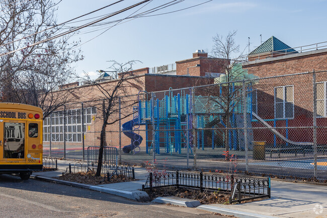 PS 62 Chester Park has a student-teacher ratio of 14 to 1.
