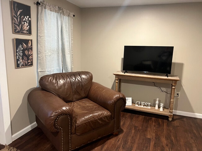 76 Parkway Dr unit 2, Williamson, WV 25661 - photo 2