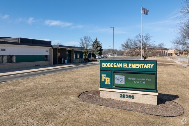Bobcean Elementary challenges students to excel in Flat Rock.