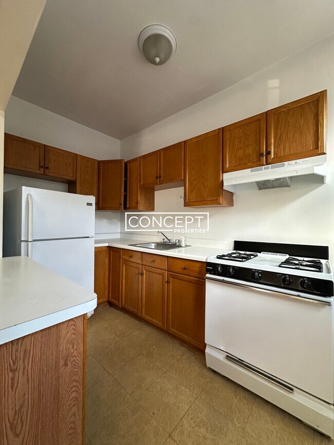 1788 Beacon St unit 6, Brookline, MA 02445 - photo 5