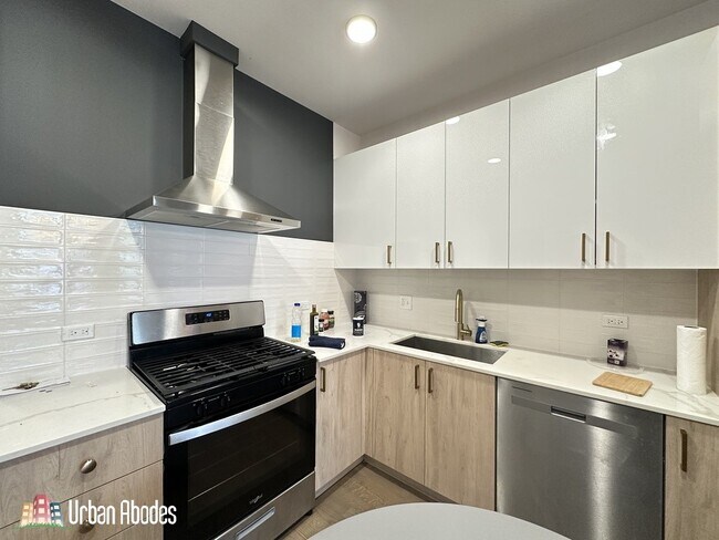 841 N Mozart St unit 1, Chicago, IL 60622 - photo 5