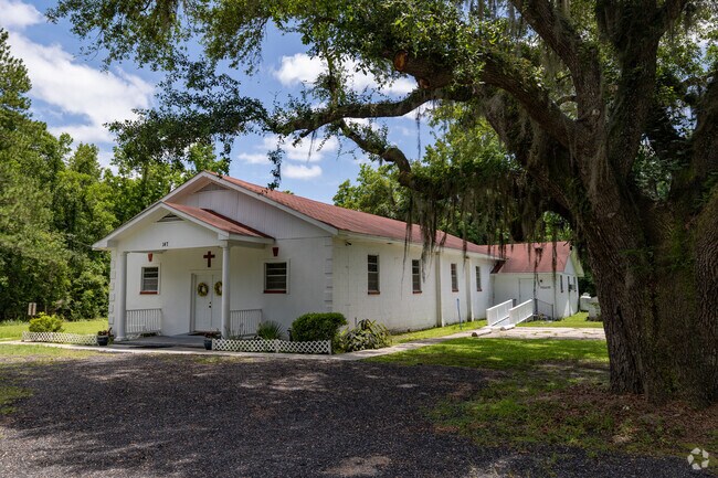 There are several old churches scattered throughout Sheldon.