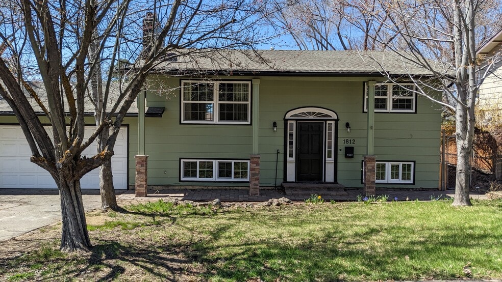 1812 Tiffany St, Klamath Falls, OR 97601 - photo 1