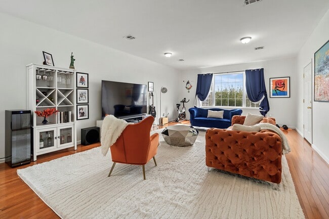 13 Oak St unit 2, Bayonne, NJ 07002 - photo 6