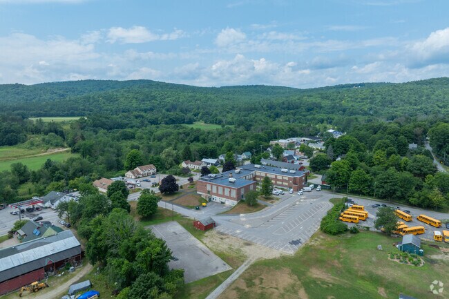 The Newfound Memorial Middle School is easy to access for nearby residents.