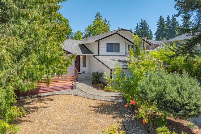 Many Redondo-Federal Way homes are nestled among greenery and mature trees.
