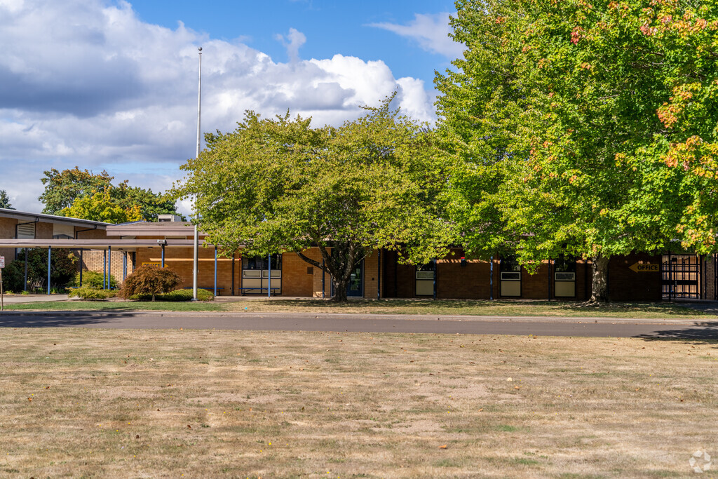 Cheldelin Middle School serves grades 6-8 in Corvallis, Oregon.