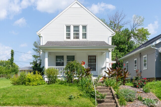 Two-story buildings can be found throughout the Mound View neighborhood.