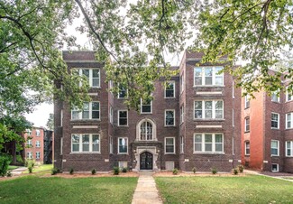 6666 Washington Ave, University City, MO 63130