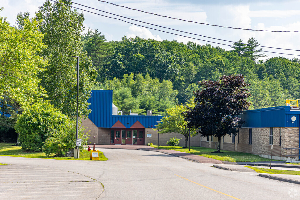 Belmont Elementary School is located in Belmont, NH.