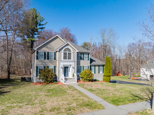 Colonial Revival homes in North Broadway feature heritage and elegant details.