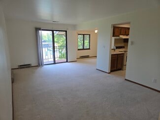 W177N9731 Riversbend Cir E Unit Riversbend Germantown, Germantown, WI 53022