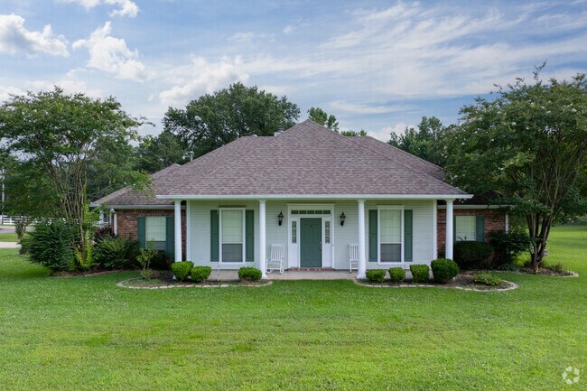 Gloster-Kickapoo ranch style homes reflect the community’s blend of comfort and countryside charm.