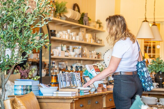 There are many small boutiques around Grants Pass that locals love to support.