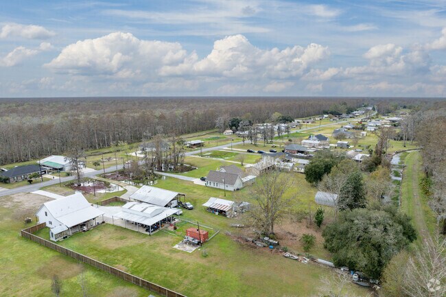 Homes in Kraemer often include large lots with acreage.