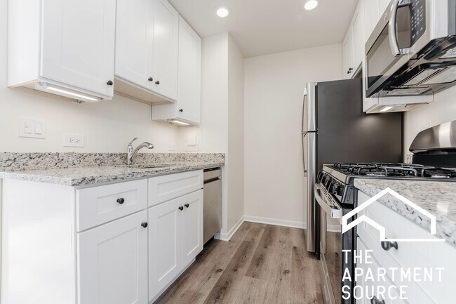 424 W Oakdale Ave unit 301, Chicago, IL 60657 - photo 7