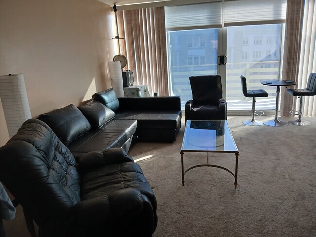 The Statesman unit Top floor lake view, Chicago, IL 60660 - photo 5