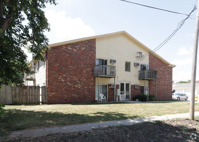 MORT- 410 SE 4th St., Grimes, IA 50111 - photo 2