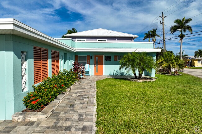 Most of the homes are built in Key West style in Matlacha neighborhood.