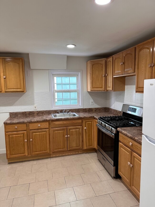 36 Chester Ave unit A, Irvington, NJ 07111 - photo 4