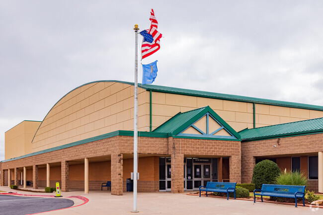 Cheyenne Middle School offers education in Edmond area.