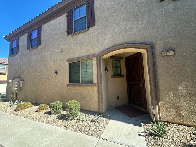 8111 W Lynwood St, Phoenix, AZ 85043 - photo 7