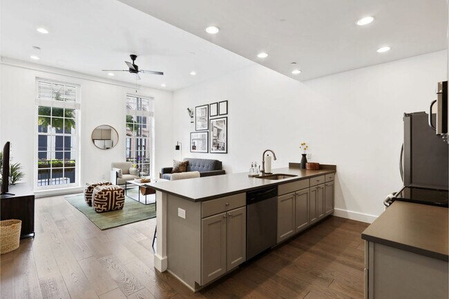 127 Carondelet St unit ID1272349P, New Orleans, LA 70130 - photo 7