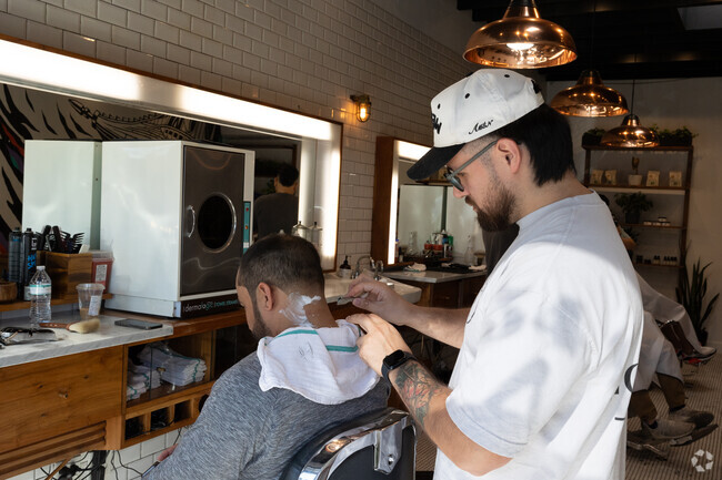 A great fade is what you can expect from the Commodore in Chamblee, GA.