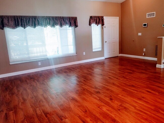 2908 Shannon Cir, Palm Harbor, FL 34684 - photo 4