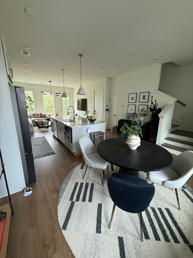 1276 Longreen Terrace NW unit Longreen, Atlanta, GA 30318 - photo 4