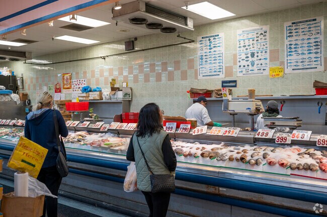 Marina Food Market is a great place to get your fish in the Parkside San Mateo neighborhood.