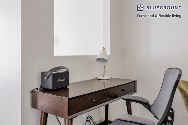 13603 Marina Pointe Dr unit FL5-ID1330, Marina Del Rey, CA 90292 - photo 4