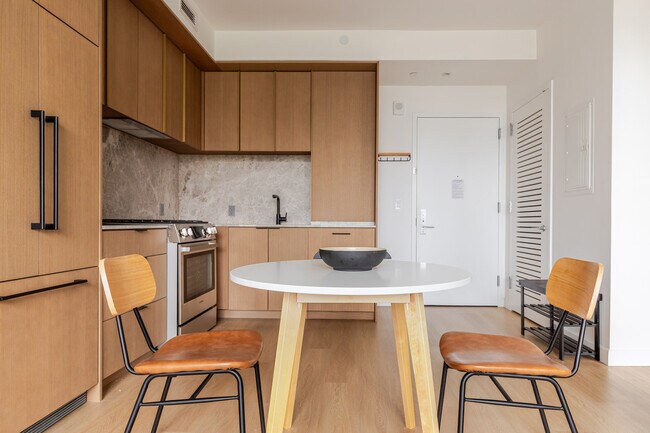 655 Union St unit FL9-ID2197, Brooklyn, NY 11215 - photo 6