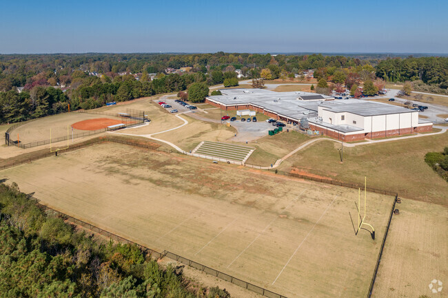 Clements Middle School has a student-teacher ratio of 17 to 1.