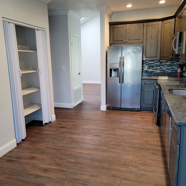 812 15th St unit A, Oakland, CA 94607 - photo 3