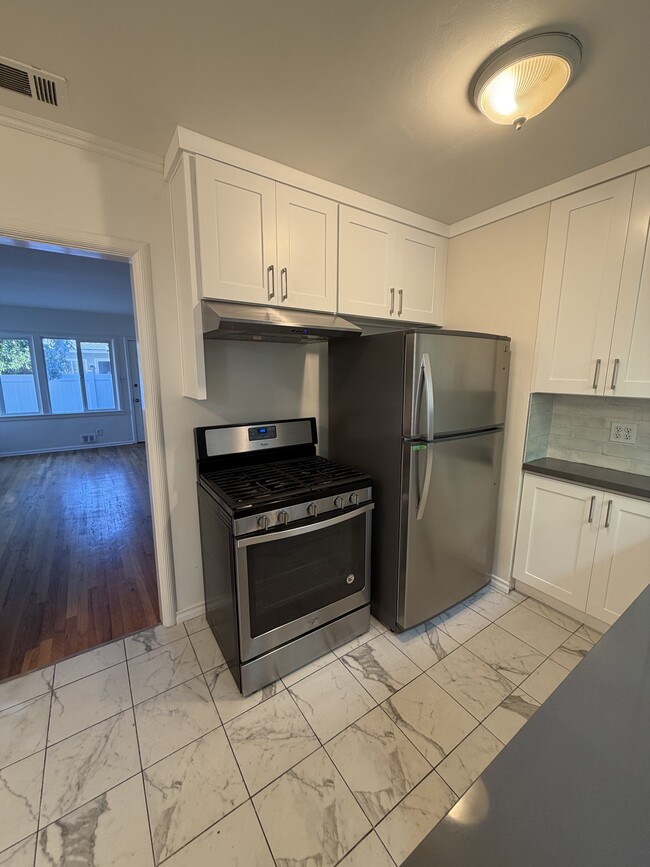 143 N Maple St unit 143.5, Burbank, CA 91505 - photo 4