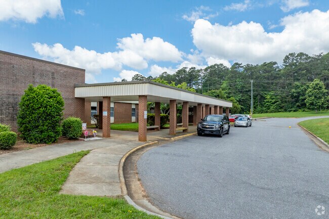There is safe and secure student drop-off and pick-up at Webb A. Murray Elementary School.