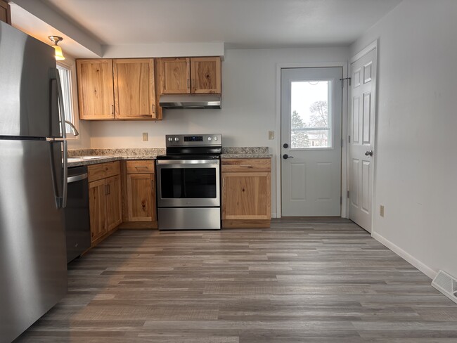 W557 Mary Ln, Brodhead, WI 53520 - photo 5