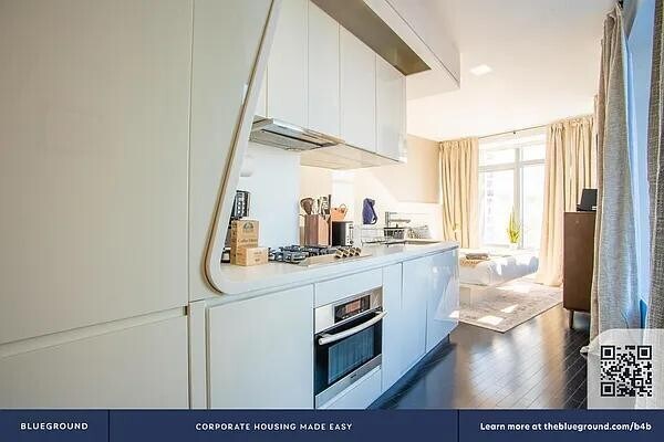 W New York - Downtown-The Residences unit 29, New York, NY 10006 - photo 3