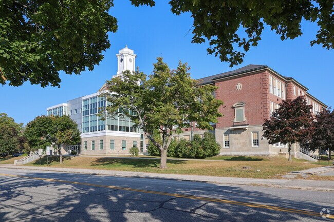 The student population of Lewiston Middle School is 770 and the school serves 7-8.