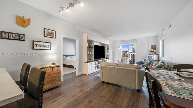 Ten Aragon Condominium unit 711, Coral Gables, FL 33134 - photo 5