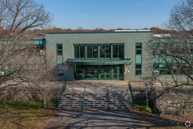 Be apart of the vibrant student community of the Rippowam School.