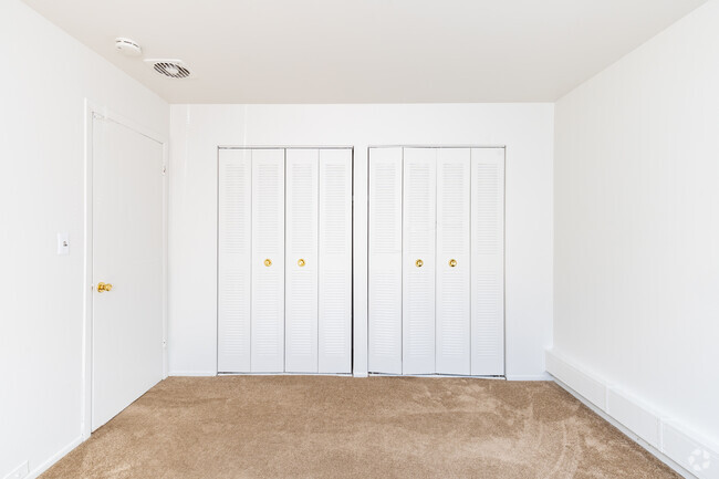 1BR, 1BA - 702SF - Bedroom