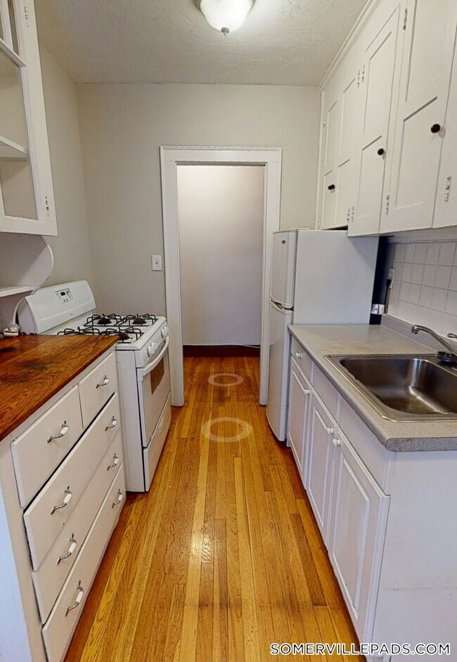 119 College Ave Unit 2, Somerville, MA 02144