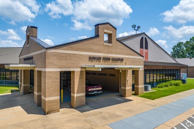Howard Perrin Elementary serves children living in the Little Rock, AR suburb of Benton.