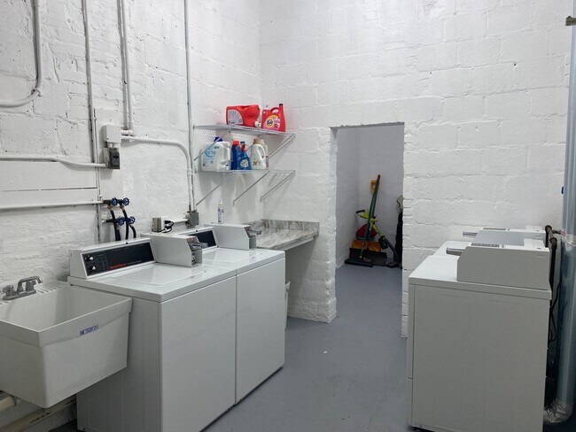 2614 41st St NW unit 4, Washington, DC 20007 - photo 7